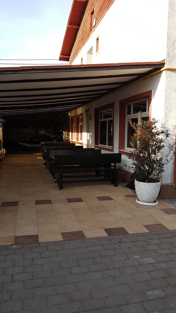 Hotel Viva Ploieşti Exterior foto